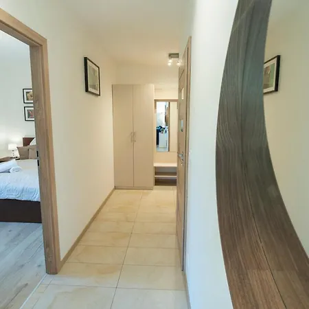 Family - W Dolinie Szczescia Apartamentowiec Bawaria